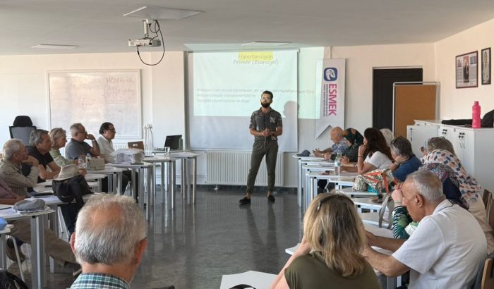 Sağlıklı yaş alma diyabet insülin direncş ve hipertansiyon eğitimi